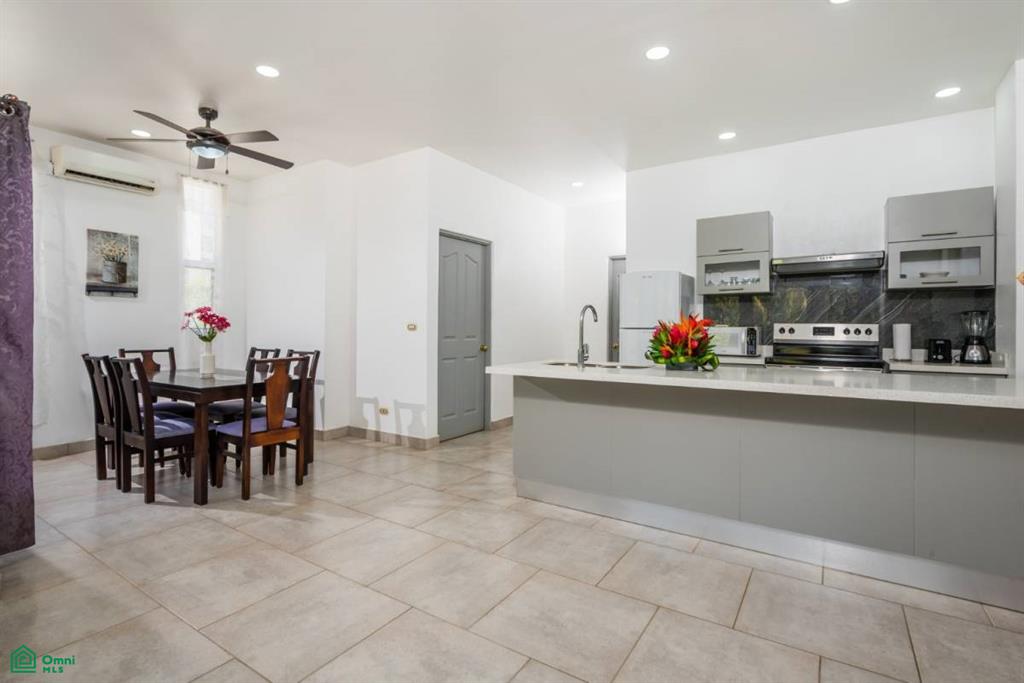 Portofino A4: Renovated 2BR Condo Steps from Tamarindo Beach