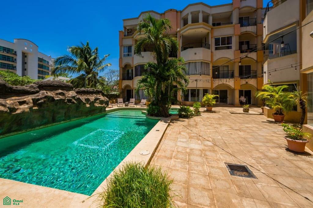 Portofino A4: Renovated 2BR Condo Steps from Tamarindo Beach