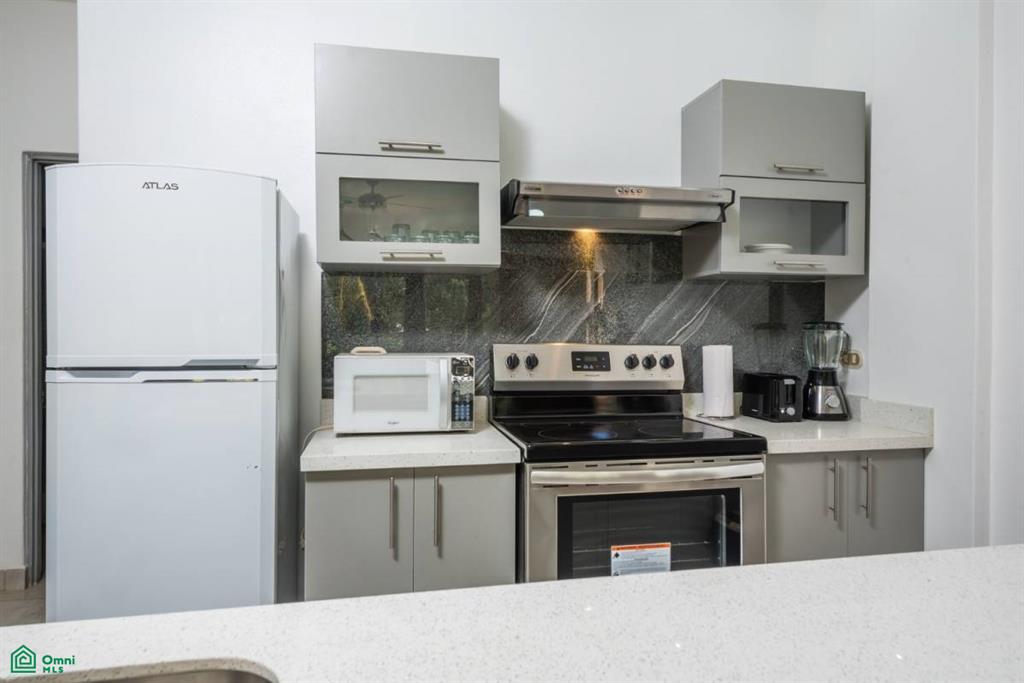 Portofino A4: Renovated 2BR Condo Steps from Tamarindo Beach