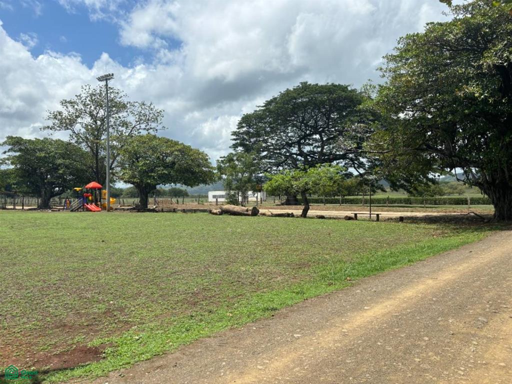 House of Dreams, Casa Linderos