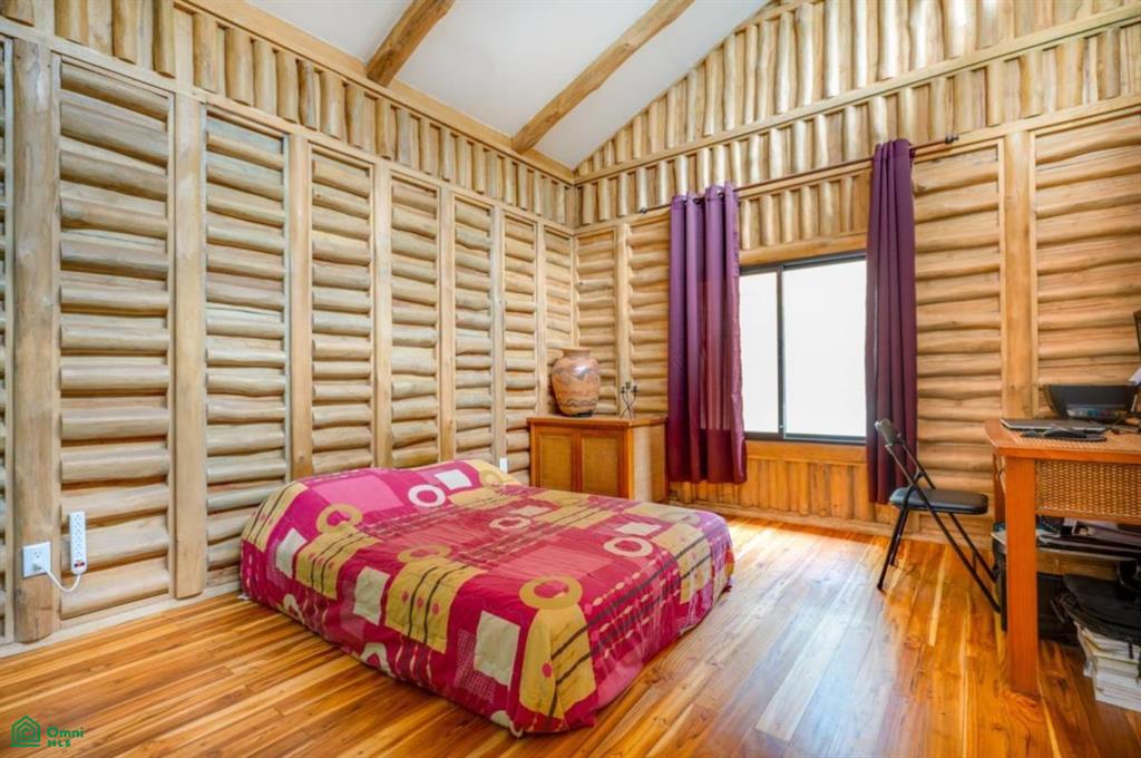Casa de Madera & Casa Hobbit, Villareal, Black Stallion , Tamarindo, Guanacaste