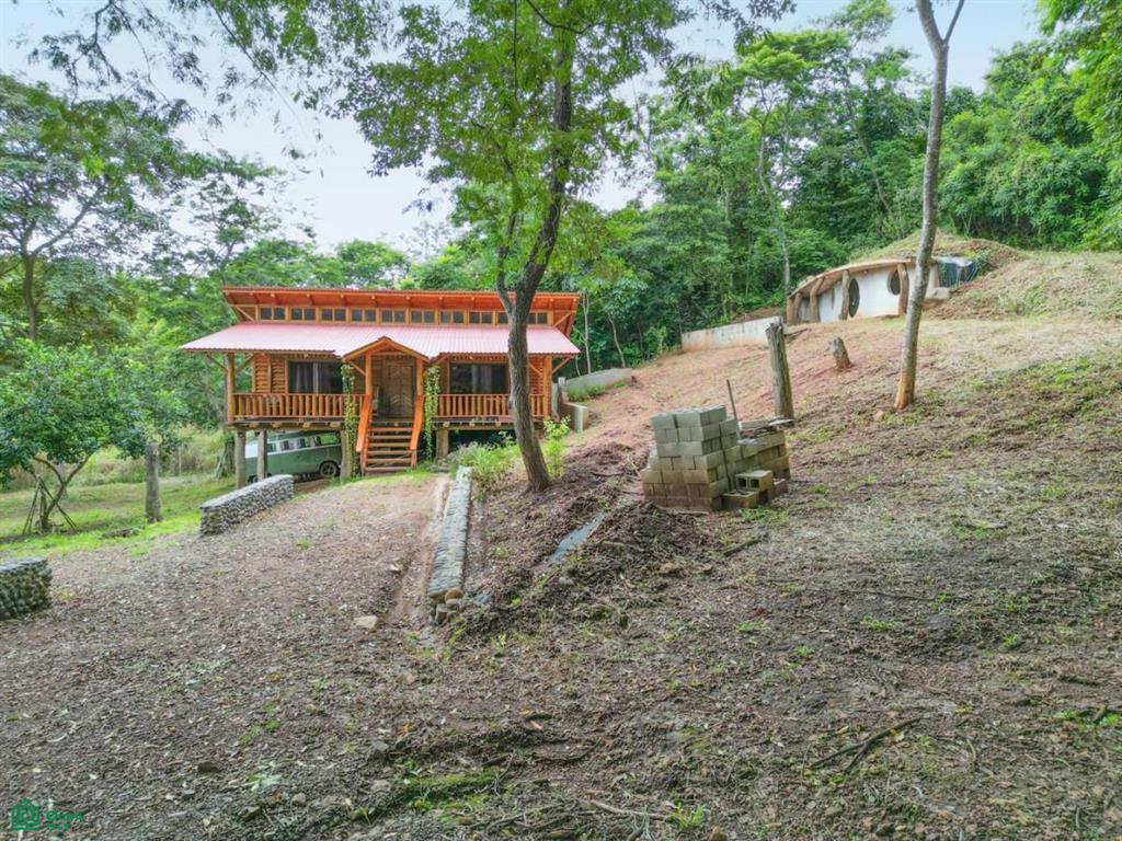 Casa de Madera & Casa Hobbit, Villareal, Black Stallion , Tamarindo, Guanacaste