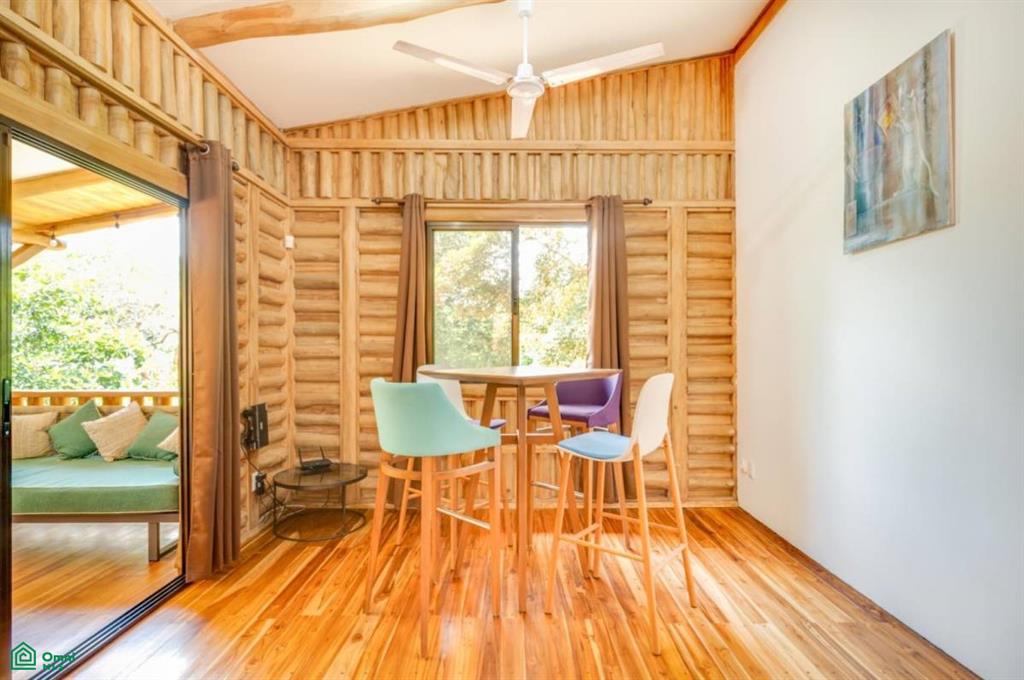 Casa de Madera & Casa Hobbit, Villareal, Black Stallion , Tamarindo, Guanacaste