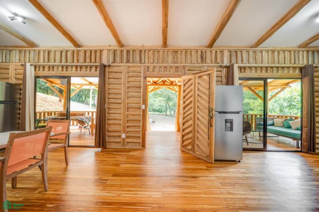 Casa de Madera & Casa Hobbit, Villareal, Black Stallion , Tamarindo, Guanacaste