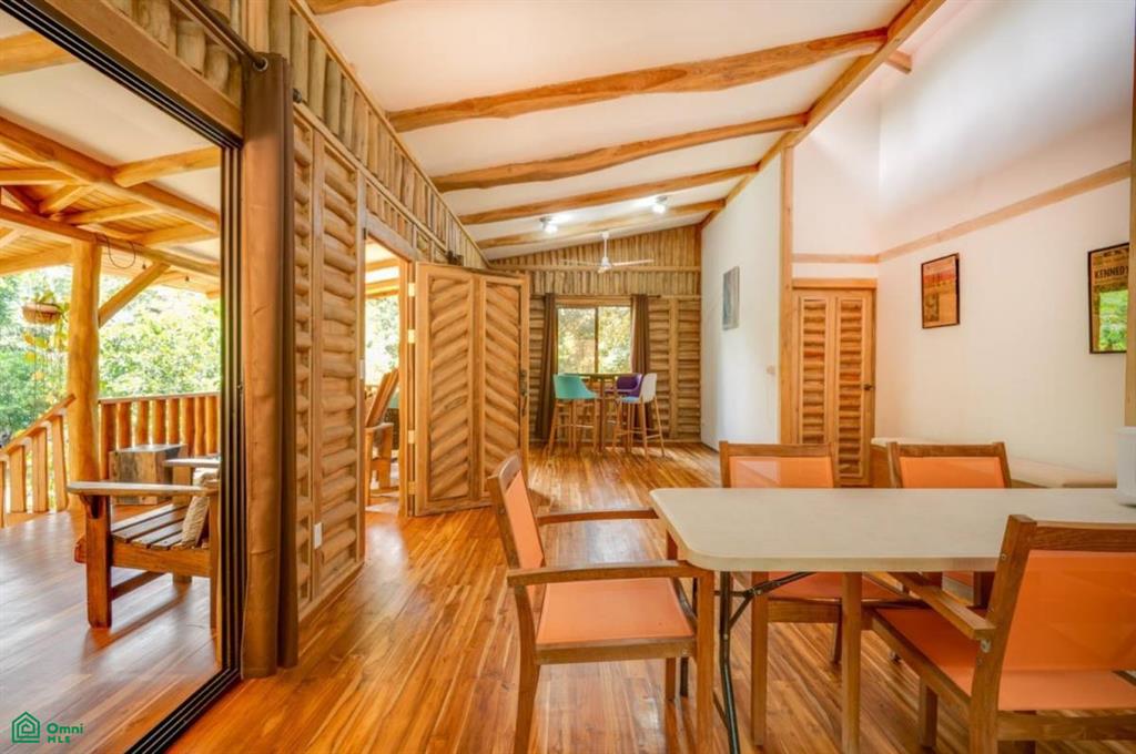 Casa de Madera & Casa Hobbit, Villareal, Black Stallion , Tamarindo, Guanacaste