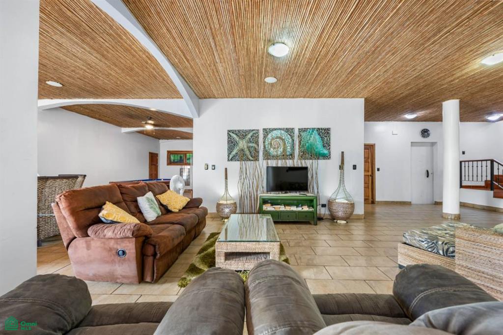 Casa de Sueños: Titled Beachfront Estate in Playa Potrero , Playa Potrero, Guanacaste