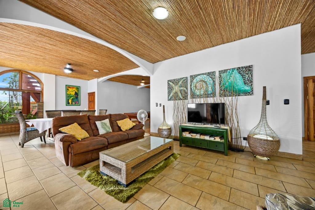 Casa de Sueños: Titled Beachfront Estate in Playa Potrero , Playa Potrero, Guanacaste