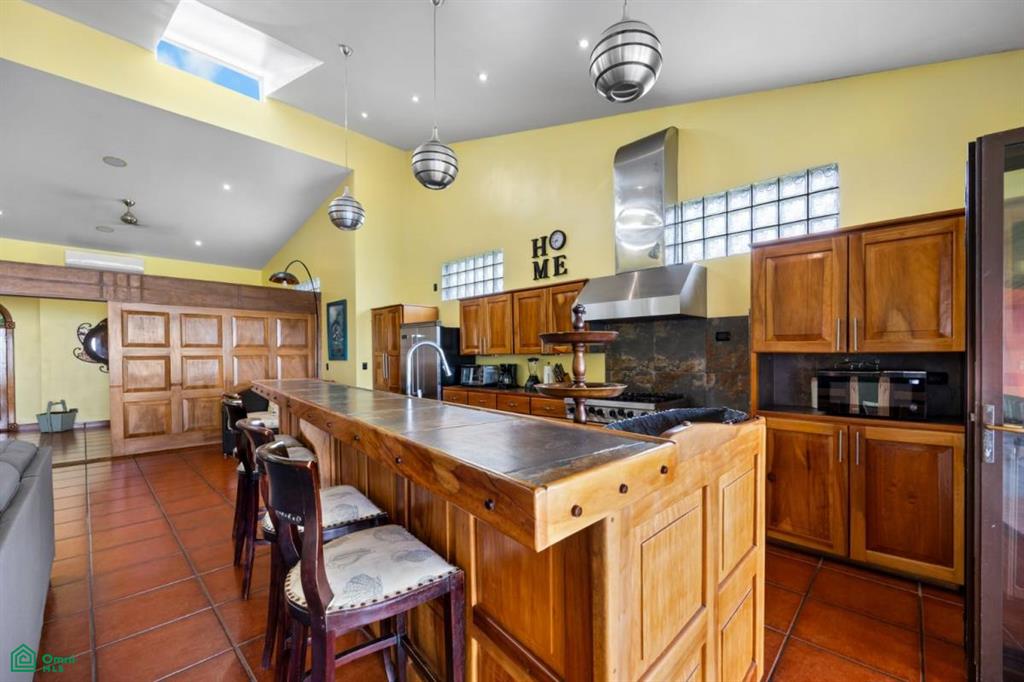 Casa de Sueños: Titled Beachfront Estate in Playa Potrero , Playa Potrero, Guanacaste