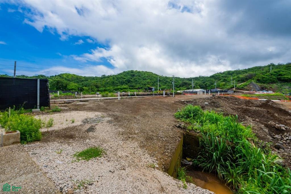 El Prado Lot 25: Prime Homesite in the Heart of Las Catalinas