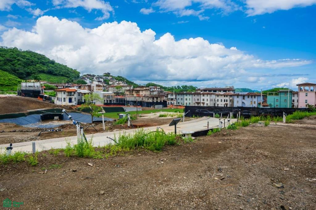 El Prado Lot 25: Prime Homesite in the Heart of Las Catalinas