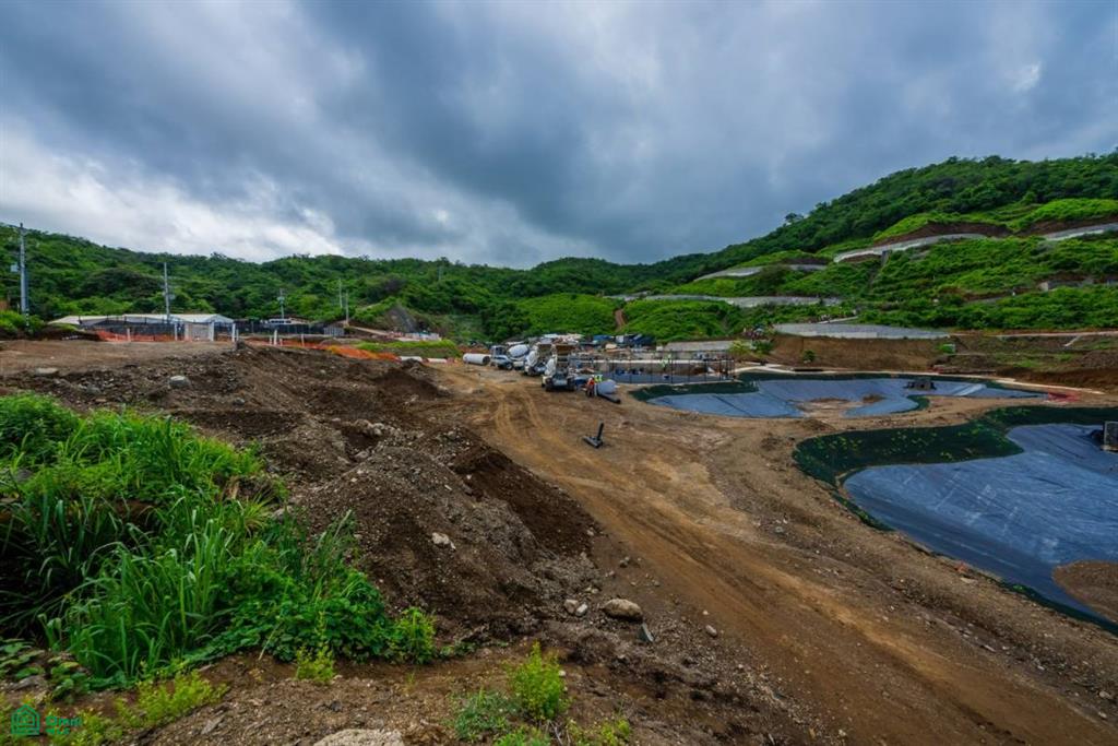 El Prado Lot 25: Prime Homesite in the Heart of Las Catalinas