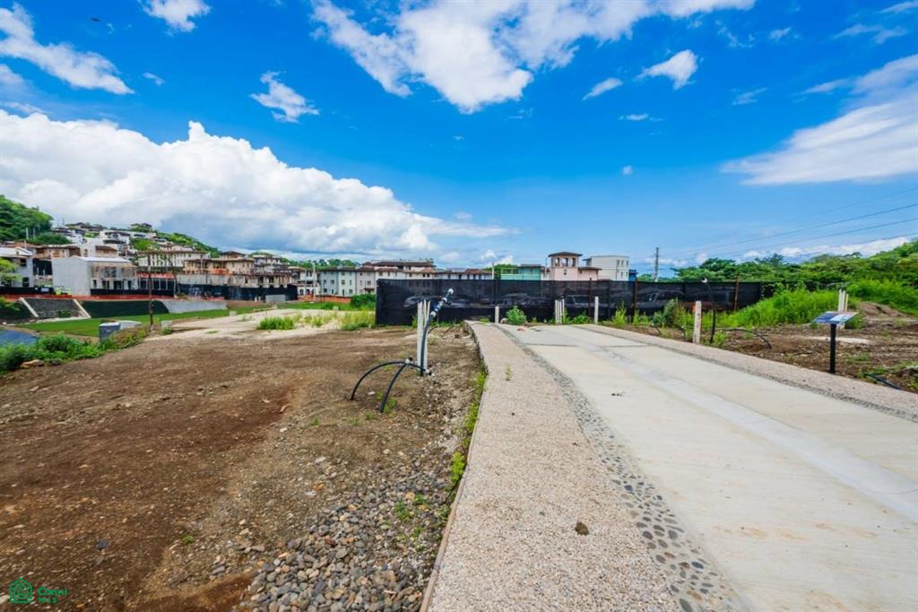 El Prado Lot 25: Prime Homesite in the Heart of Las Catalinas