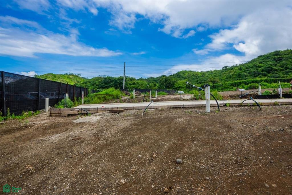 El Prado Lot 25: Prime Homesite in the Heart of Las Catalinas