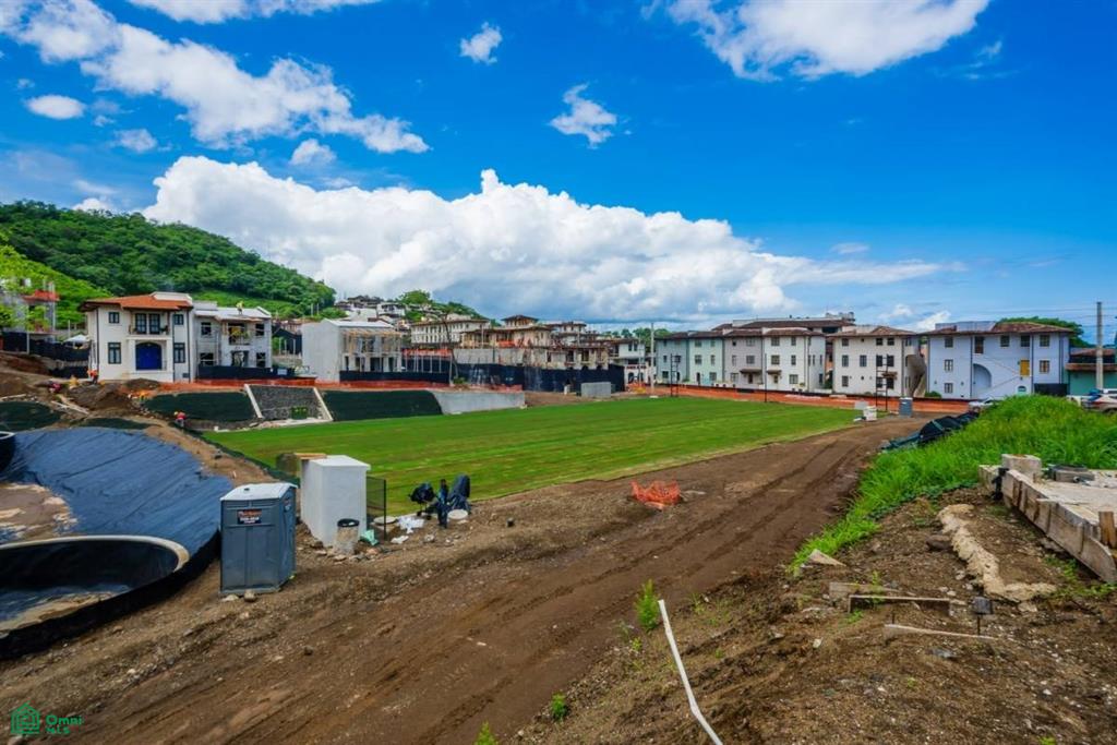 El Prado Lot 25: Prime Homesite in the Heart of Las Catalinas