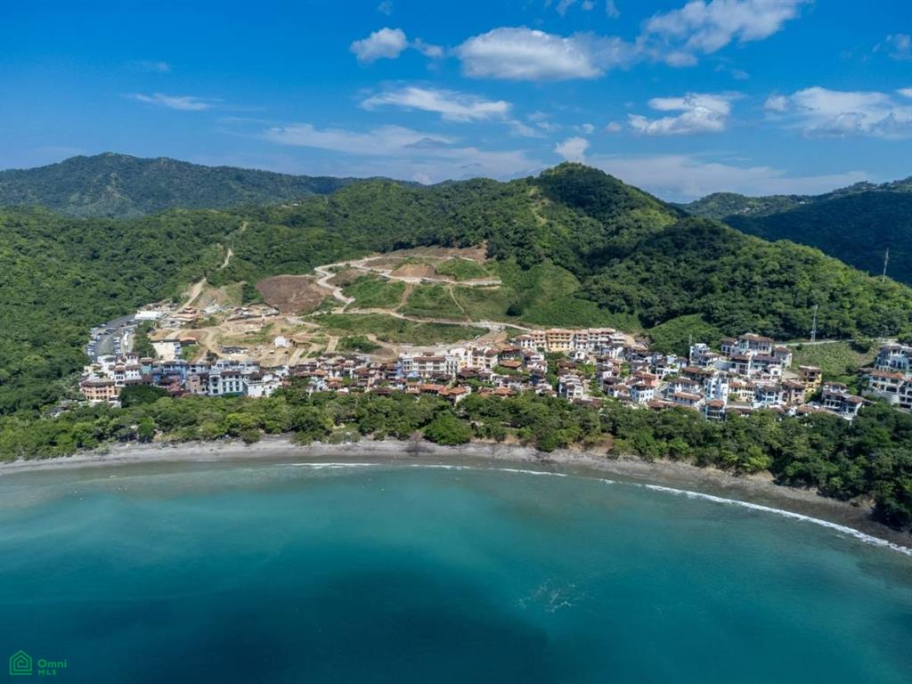 El Prado Lot 25: Prime Homesite in the Heart of Las Catalinas