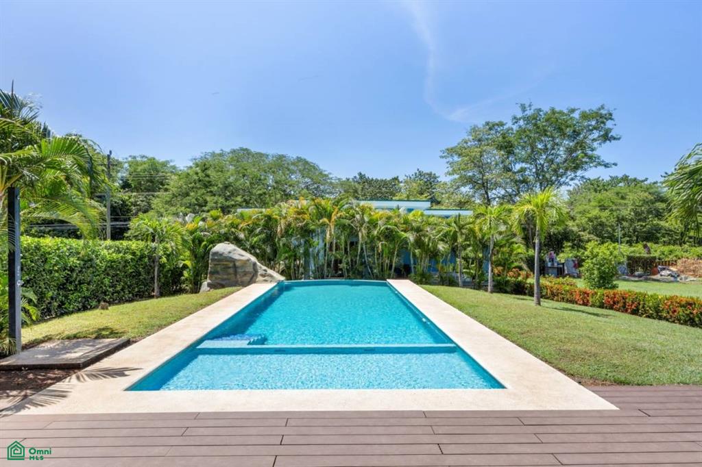 Laurel Condo Unit #19 , Playa Potrero, Guanacaste