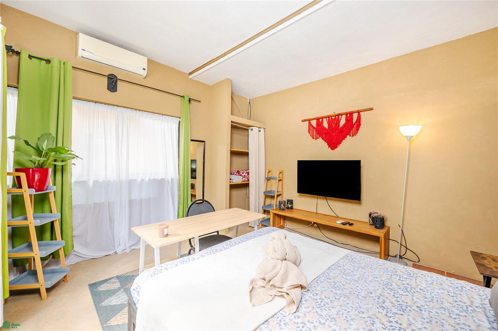 Cornett Retreat: High-Performing Multi-Unit Investment Near Playa Grande 