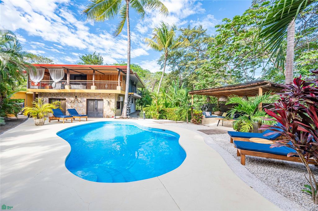 Cornett Retreat: High-Performing Multi-Unit Investment Near Playa Grande 