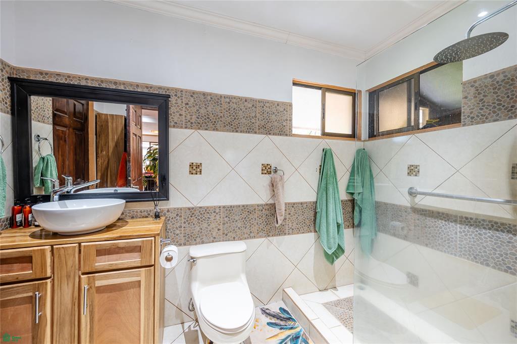 Cornett Retreat: High-Performing Multi-Unit Investment Near Playa Grande 