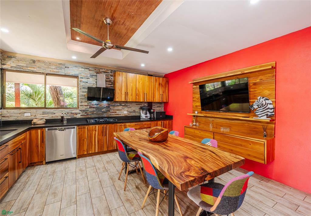 Cornett Retreat: High-Performing Multi-Unit Investment Near Playa Grande 