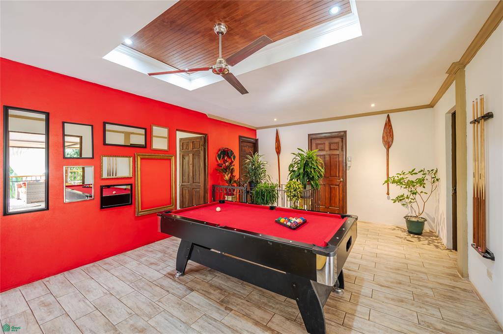 Cornett Retreat: High-Performing Multi-Unit Investment Near Playa Grande 