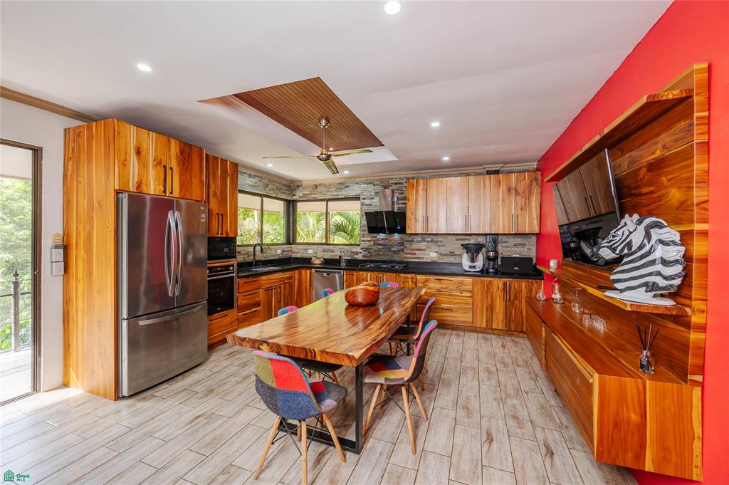 Cornett Retreat: High-Performing Multi-Unit Investment Near Playa Grande 