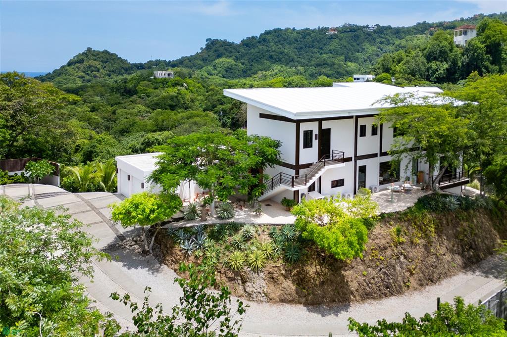 Casa Dos Lunas: Private Estate with Panoramic Ocean Views