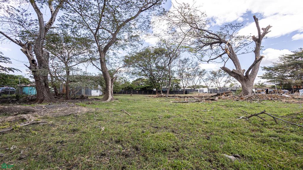 Lot Potrero: Titled Beachfront Development 