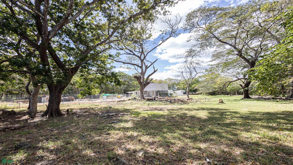 Lot Potrero: Titled Beachfront Development 