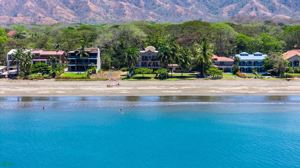 El Destino 1A: Turnkey Oceanfront Living in Surfside 