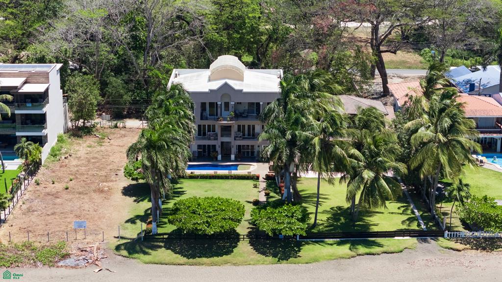 El Destino 1A: Turnkey Oceanfront Living in Surfside 