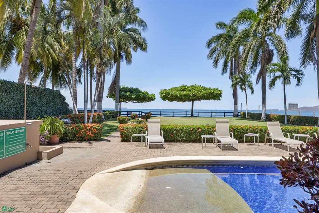 El Destino 1A: Turnkey Oceanfront Living in Surfside 
