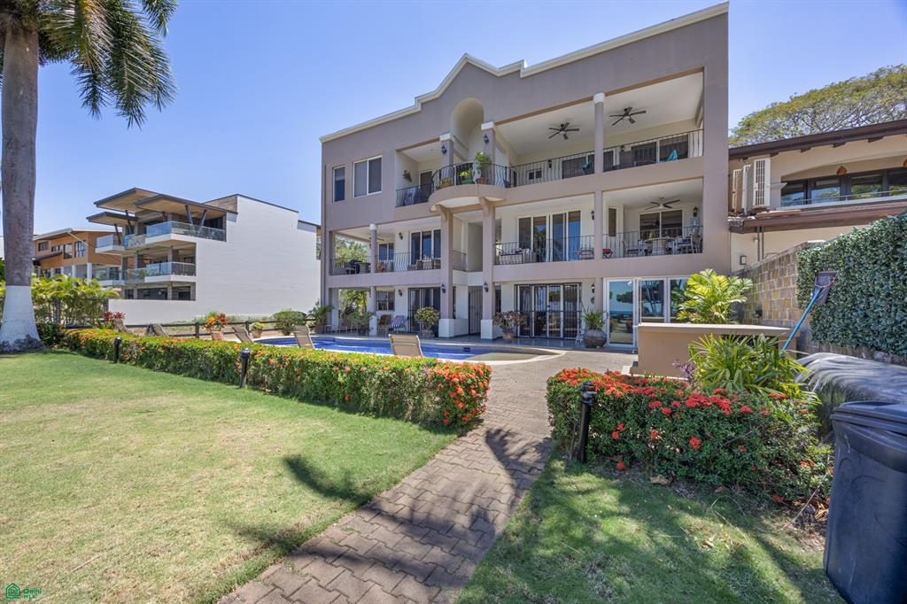 El Destino 1A: Turnkey Oceanfront Living in Surfside 