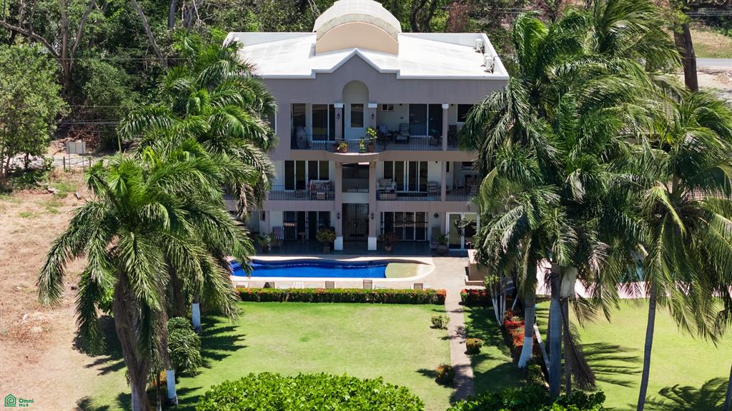 El Destino 1A: Turnkey Oceanfront Living in Surfside 