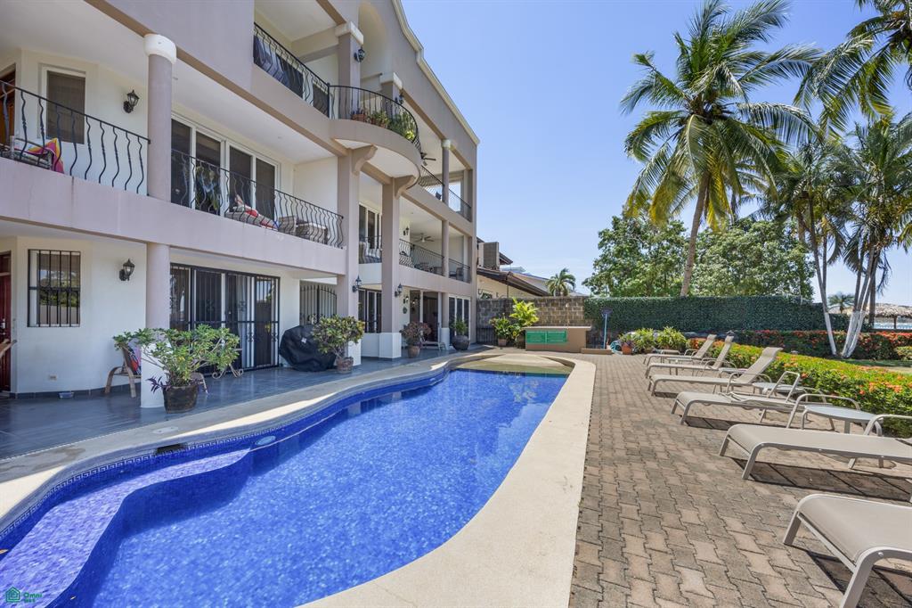 El Destino 1A: Turnkey Oceanfront Living in Surfside 