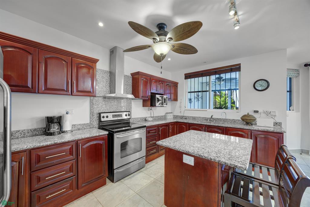 El Destino 1A: Turnkey Oceanfront Living in Surfside 