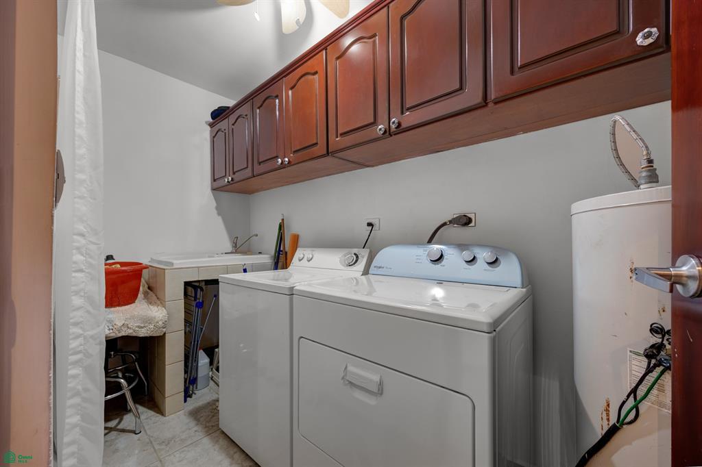 El Destino 1A: Turnkey Oceanfront Living in Surfside 