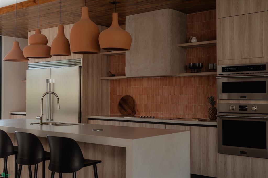 Casa Los Feliz: Contemporary Tropical Luxury in Hacienda Pinilla