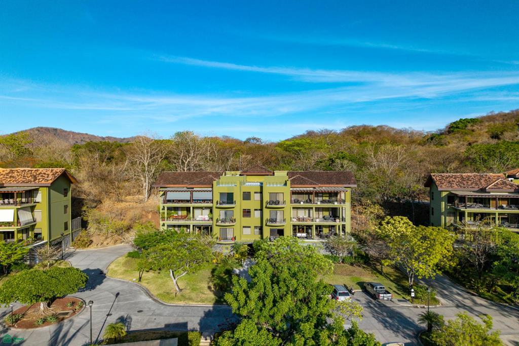 Carao T2-2: 3BR Condo with Renovated Interiors in Reserva Conchal
