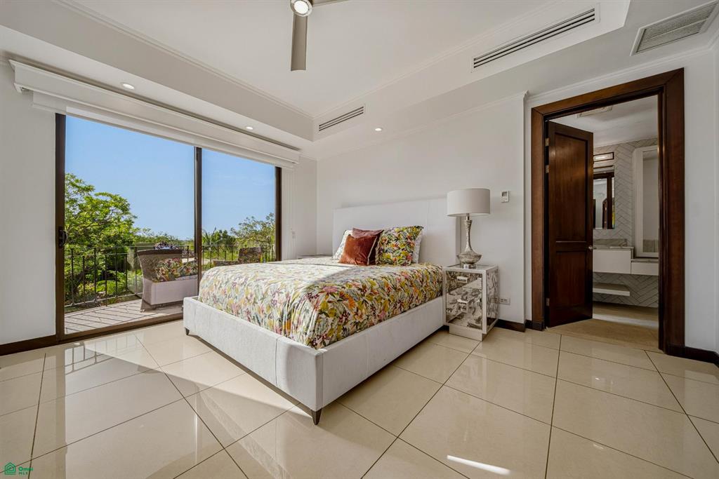 Carao T2-2: 3BR Condo with Renovated Interiors in Reserva Conchal