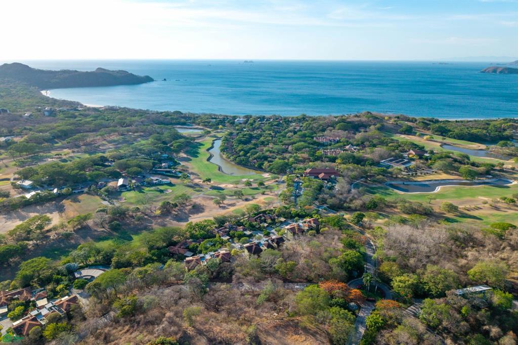 Carao T2-2: 3BR Condo with Renovated Interiors in Reserva Conchal