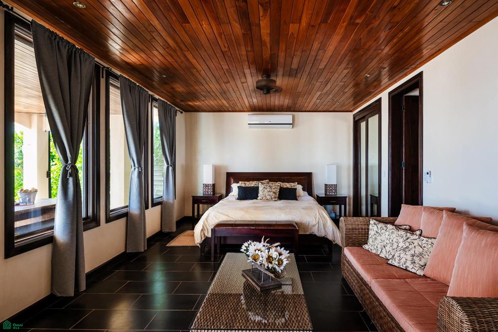 Villa Esperanza: Oceanfront in Playa Negra, Private Coastal Living with Direct Beach Access