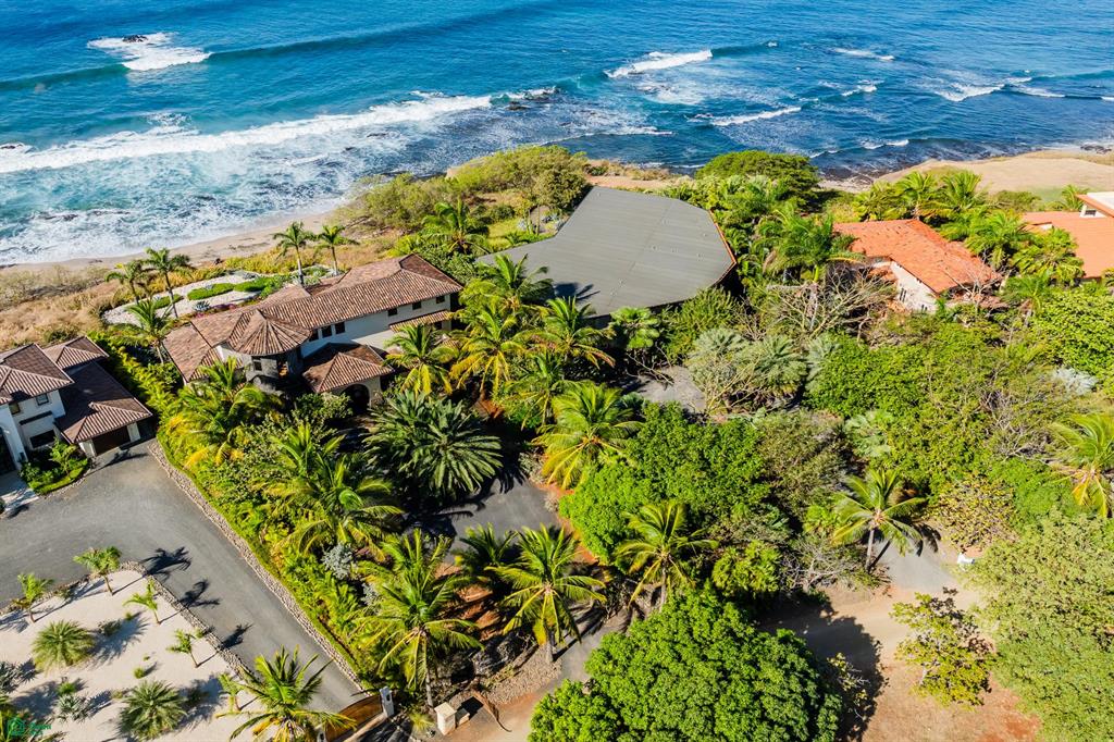 Villa Esperanza: Oceanfront in Playa Negra, Private Coastal Living with Direct Beach Access