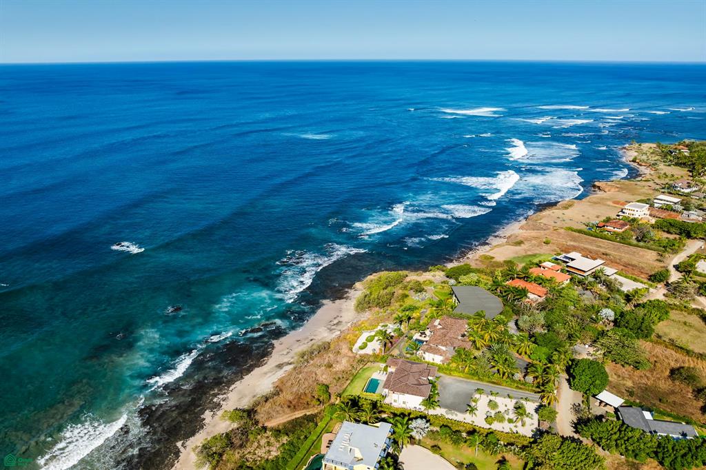 Villa Esperanza: Oceanfront in Playa Negra, Private Coastal Living with Direct Beach Access