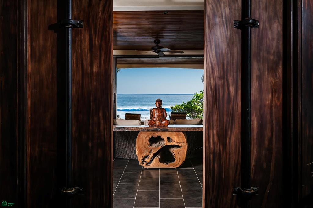 Villa Esperanza: Oceanfront in Playa Negra, Private Coastal Living with Direct Beach Access
