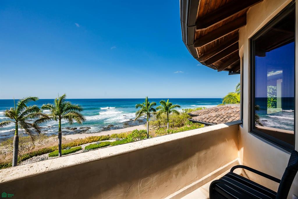 Villa Esperanza: Oceanfront in Playa Negra, Private Coastal Living with Direct Beach Access