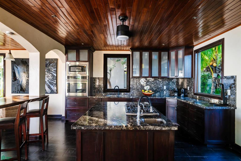 Villa Esperanza: Oceanfront in Playa Negra, Private Coastal Living with Direct Beach Access