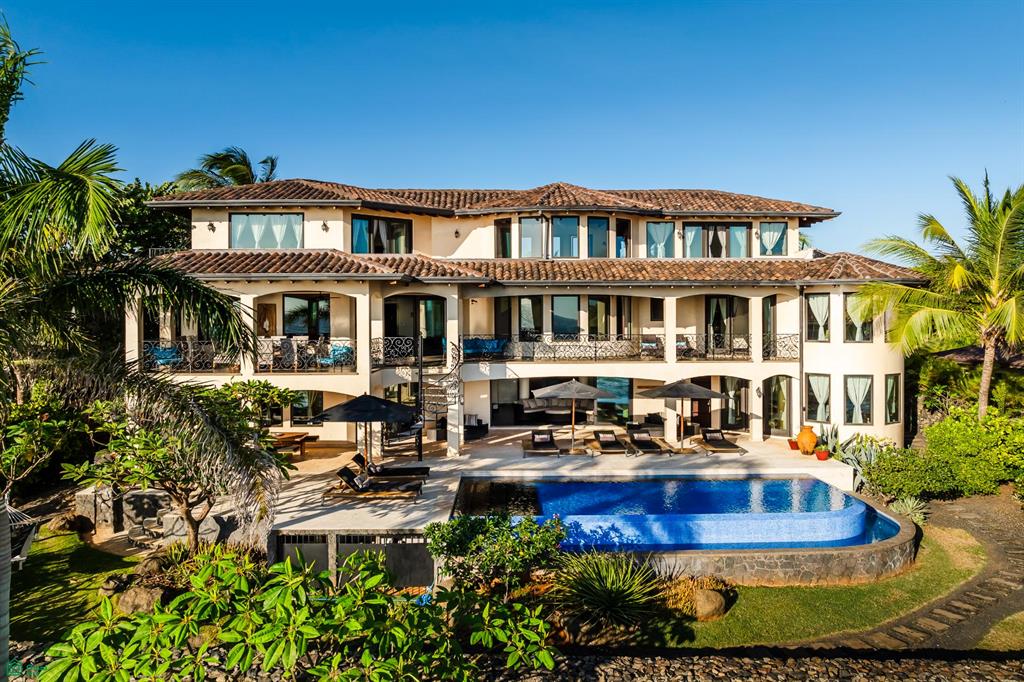 Villa Esperanza: Oceanfront in Playa Negra, Private Coastal Living with Direct Beach Access