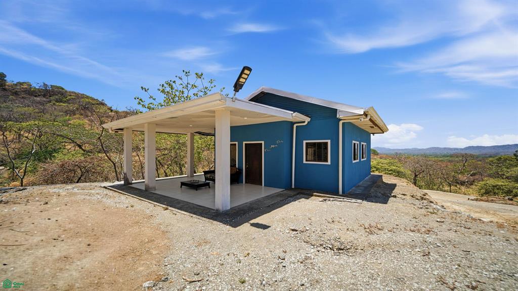 Finca Las Ventanas: Expansive Mountain View Estate Near Potrero