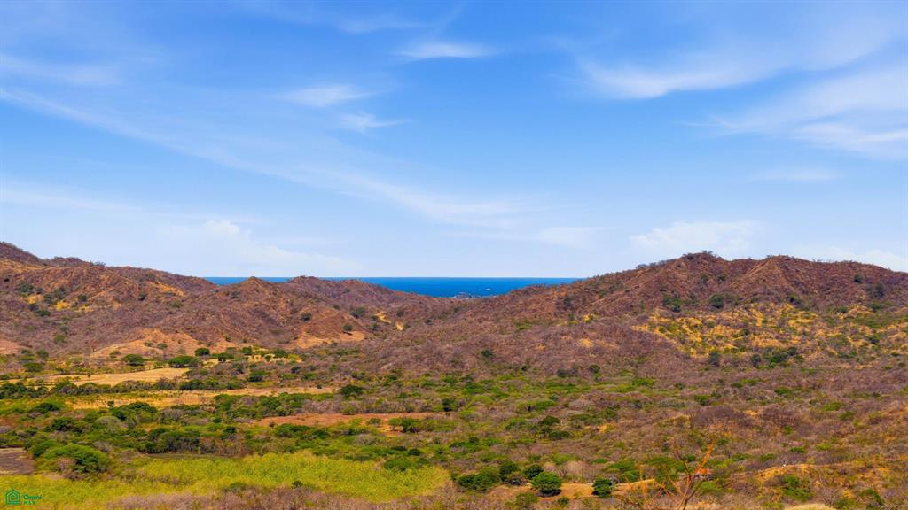 Finca Las Ventanas: Expansive Mountain View Estate Near Potrero
